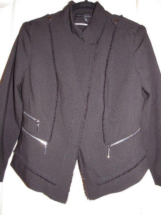 White House Black Market Jackets & Blazers - White House Size 4 Black Zipper Jacket Designer Details Padded Shoulders